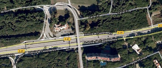 Imatge satllit de la corba al voltant de l'antiga discoteca Silvi's que t la sortida 185 de l'autovia de Castelldefels a Gav Mar